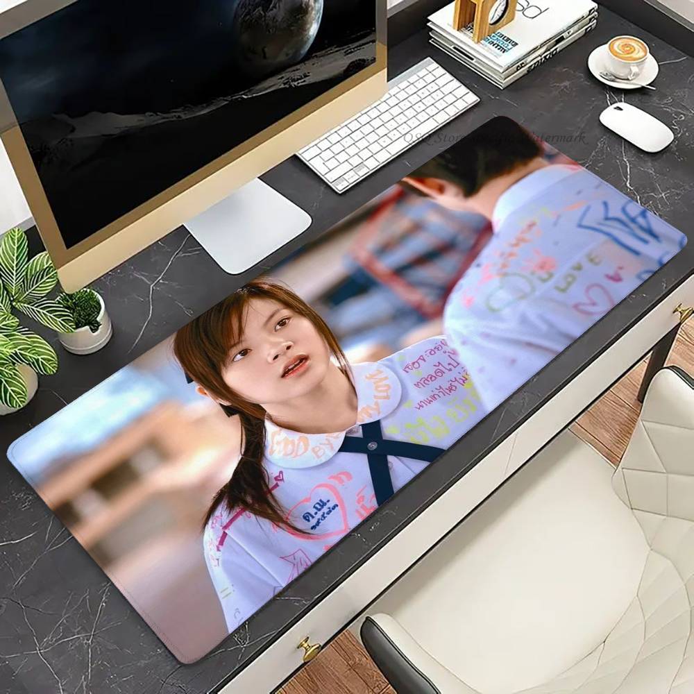 لوحة ماوس First Love غير قابلة - مراجعة Esports Gaming Laptop وسعره